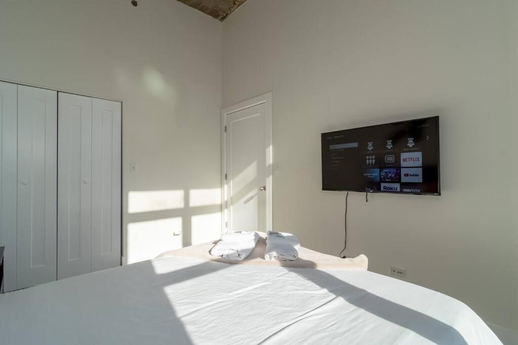 Spacious 2Br Vacation Rental With City View, Optional Parking And Gym Near Mccormick Place & Downtown Chicago Attractions Экстерьер фото