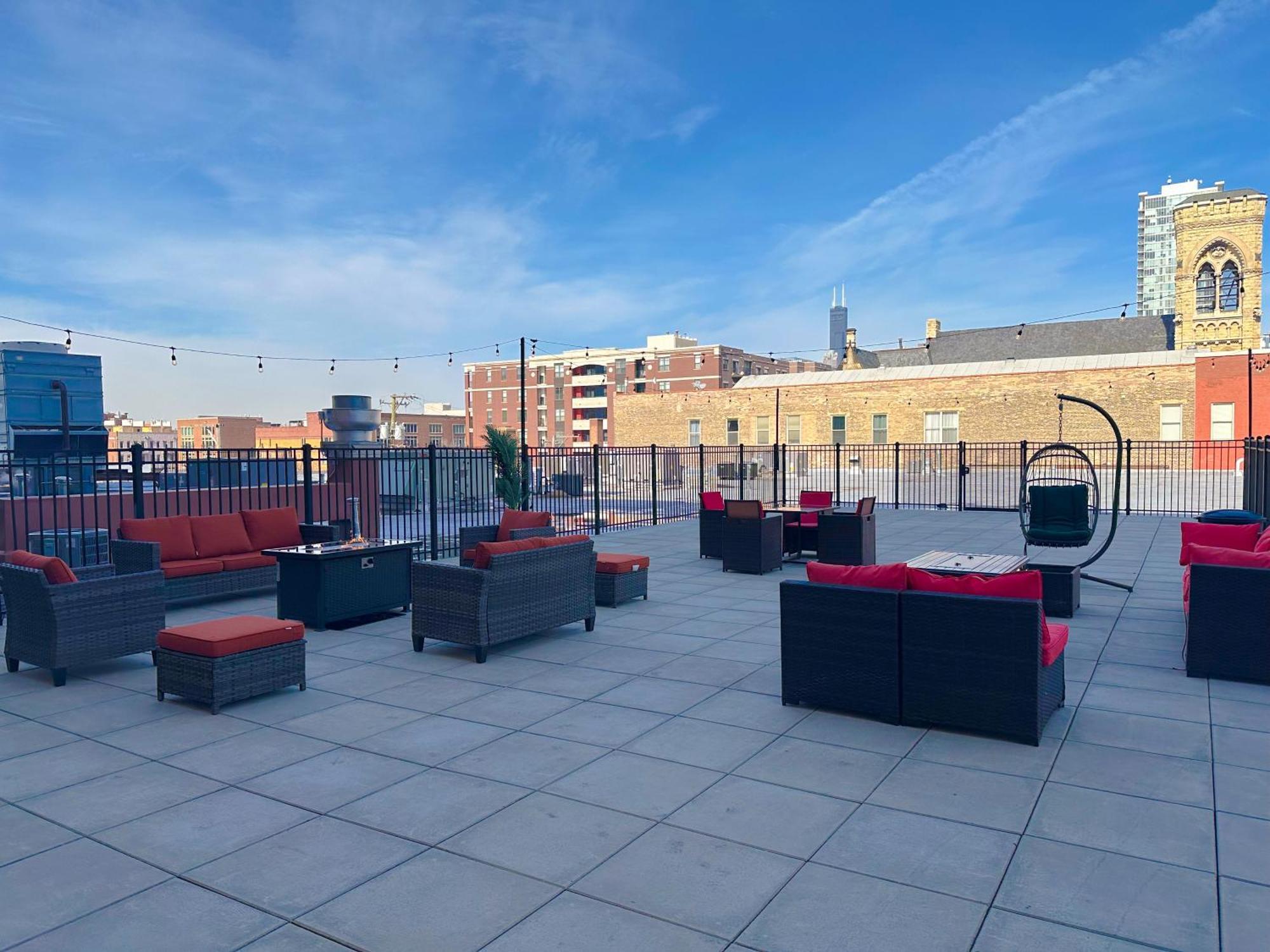 Spacious 2Br Vacation Rental With City View, Optional Parking And Gym Near Mccormick Place & Downtown Chicago Attractions Экстерьер фото