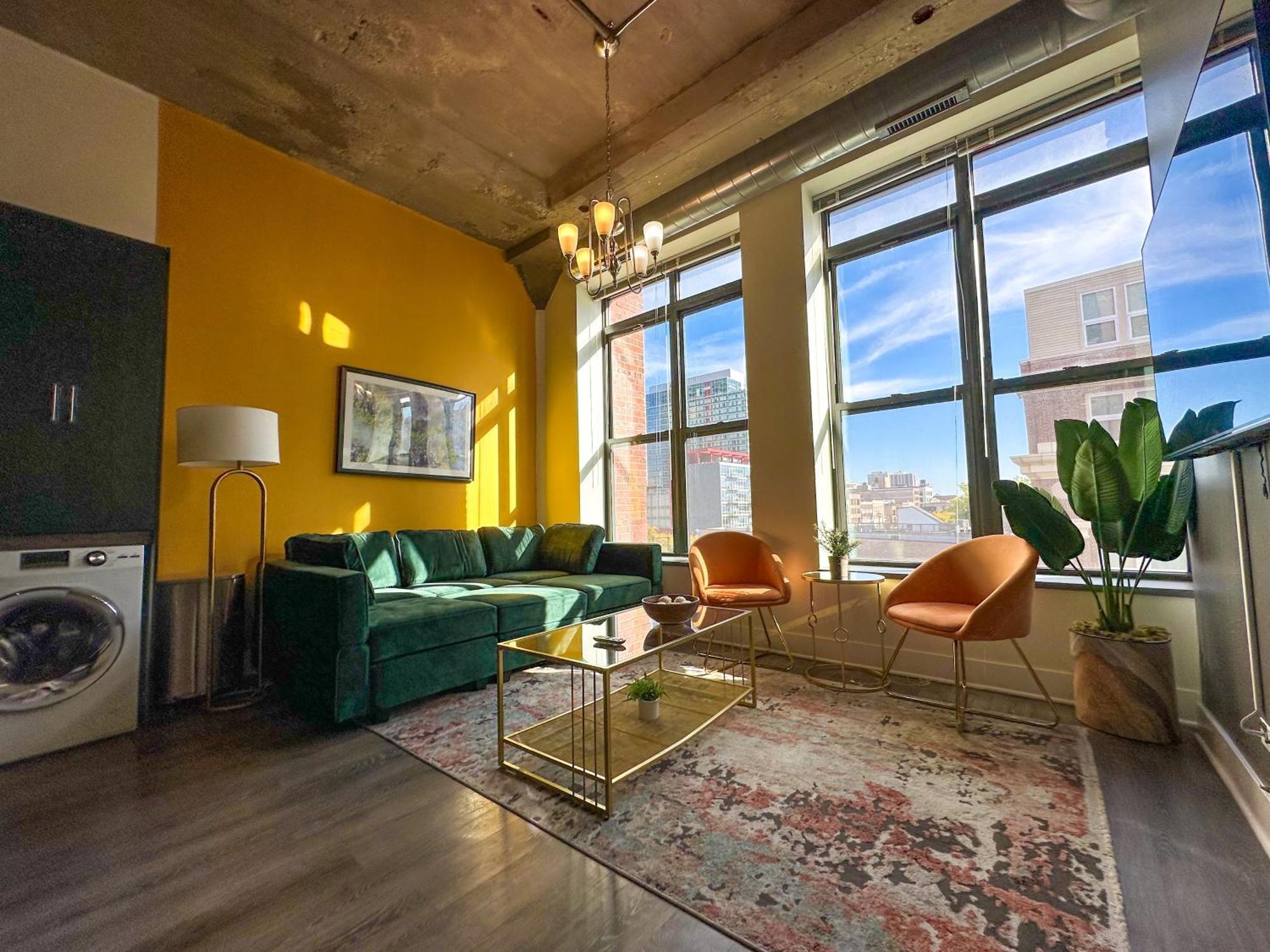 Spacious 2Br Vacation Rental With City View, Optional Parking And Gym Near Mccormick Place & Downtown Chicago Attractions Экстерьер фото